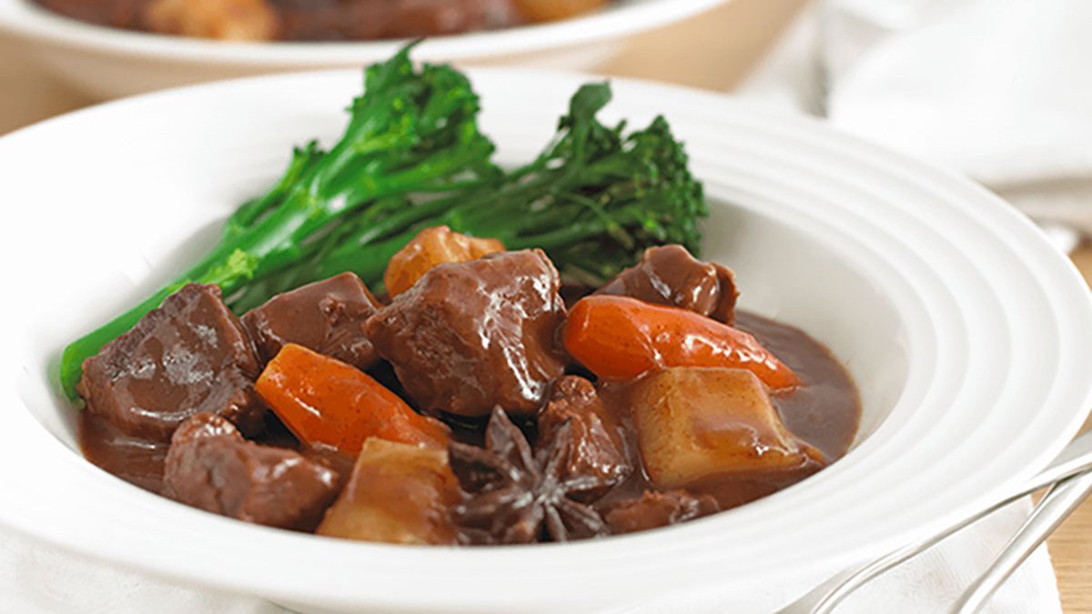 Estufado de carne com molho Hoisin e vinho tinto