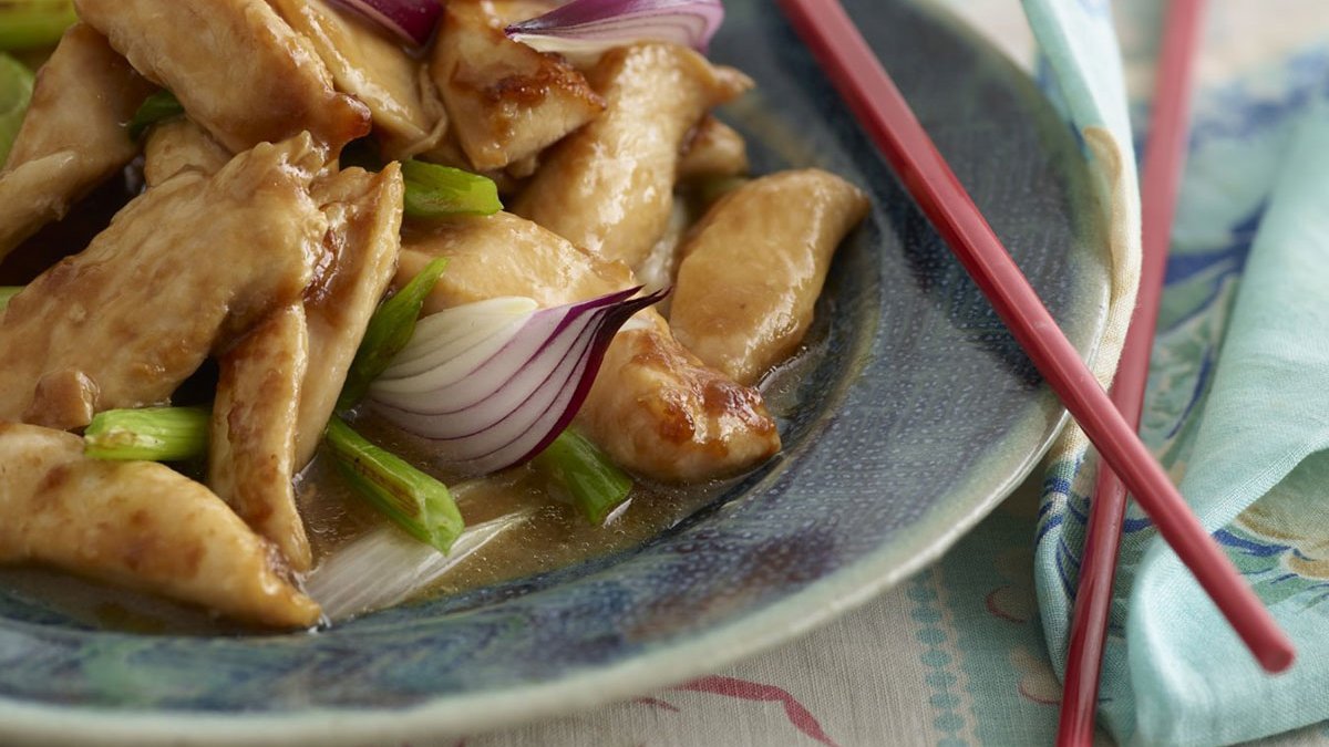 Frango braseado com cebolinha em molho de ostras