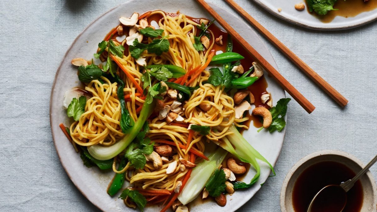 Salada oriental de noodles